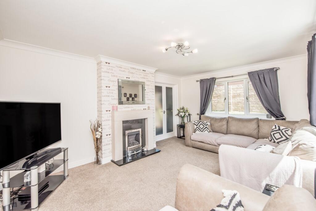 House in Kirklees, Spen - More