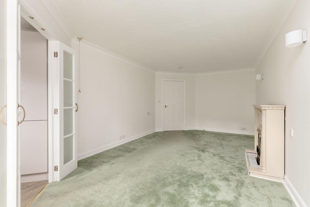 Apartment in Edinburgh - View 3