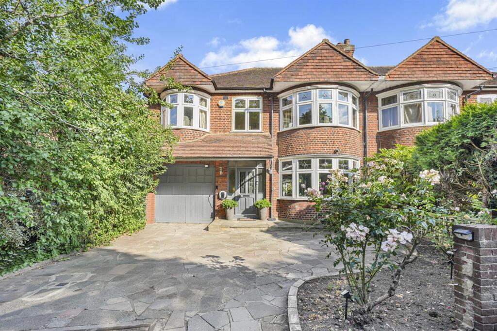 Main image of property: Warren Pond Road, North Chingford, E4