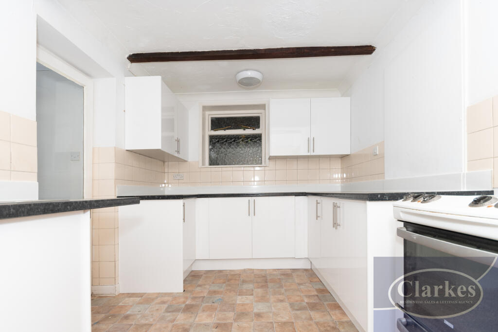 Cranmer Road, Winton, Dorset photo 3