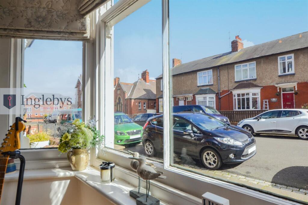 Leven Street, Saltburn-by-the-Sea photo 3