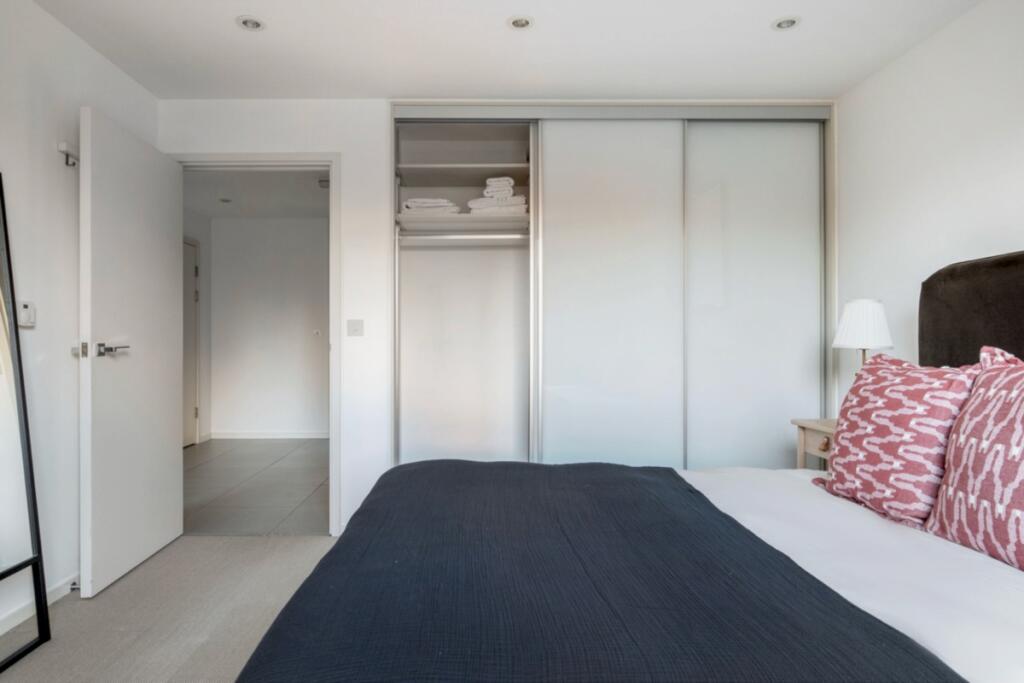 Apartment in London - More