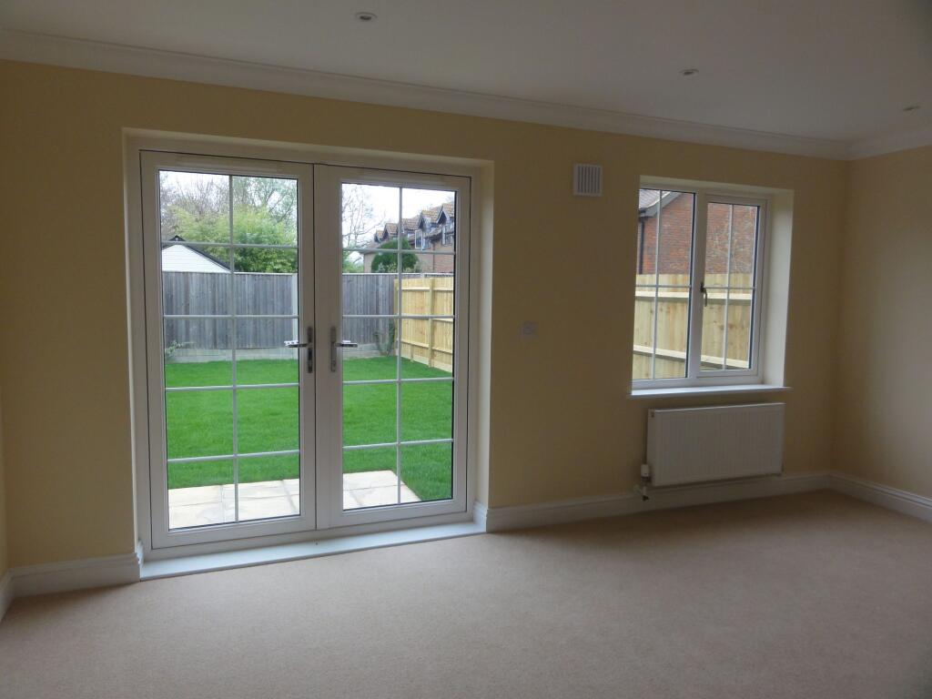House in Waverley, Cranleigh - More
