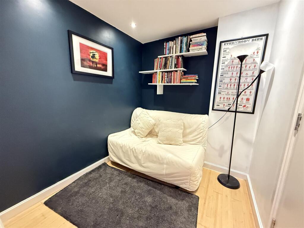 Apartment in Manchester - View 5