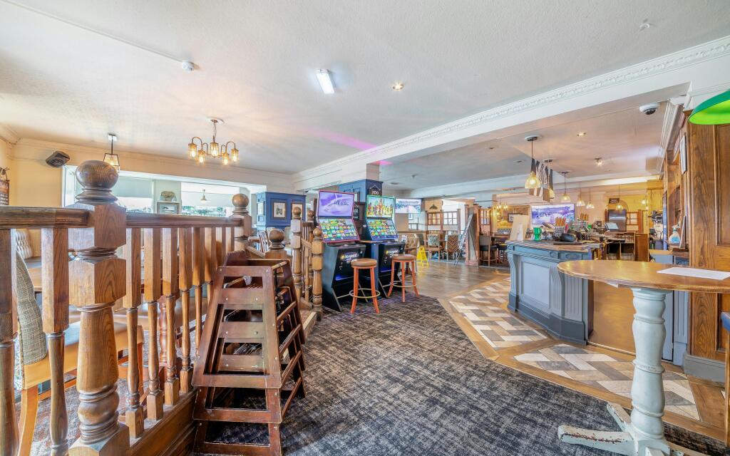 8644242-interior08.jpg
