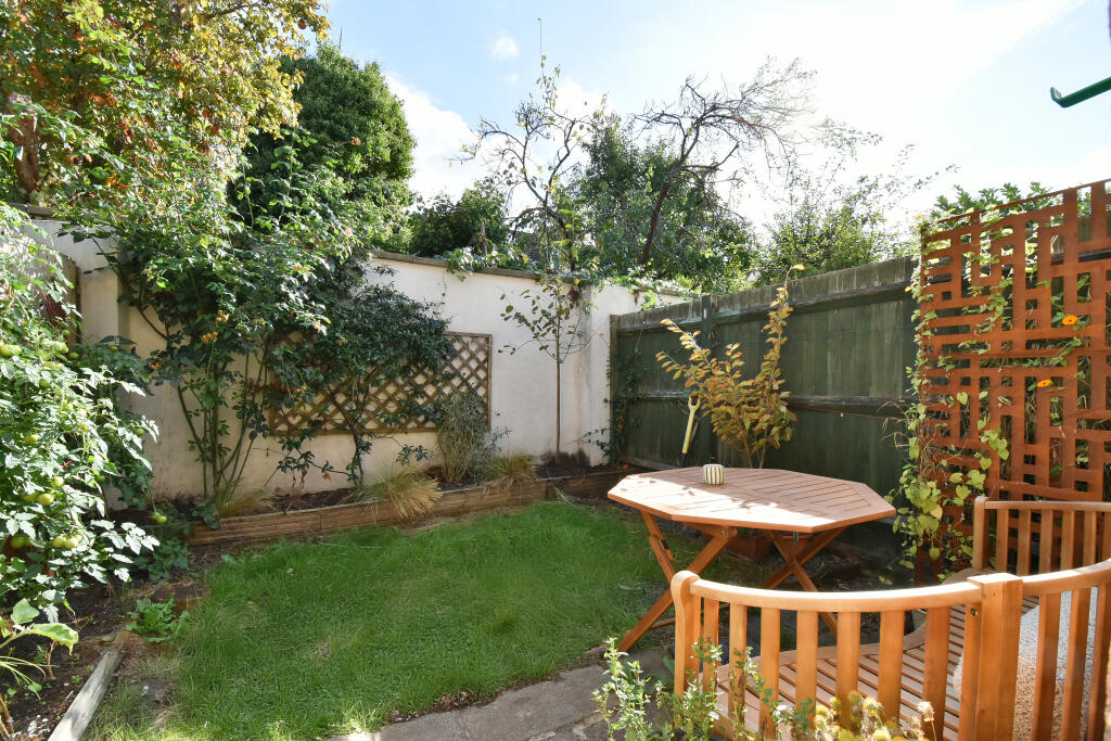 House in London - View 3