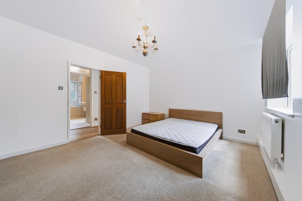 Apartment in London - More