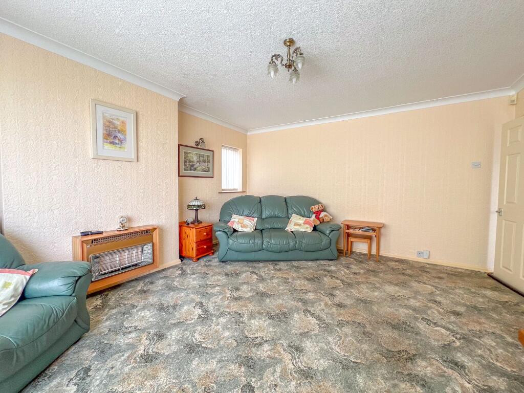 Hayes Road, Nuneaton, CV10 photo 2
