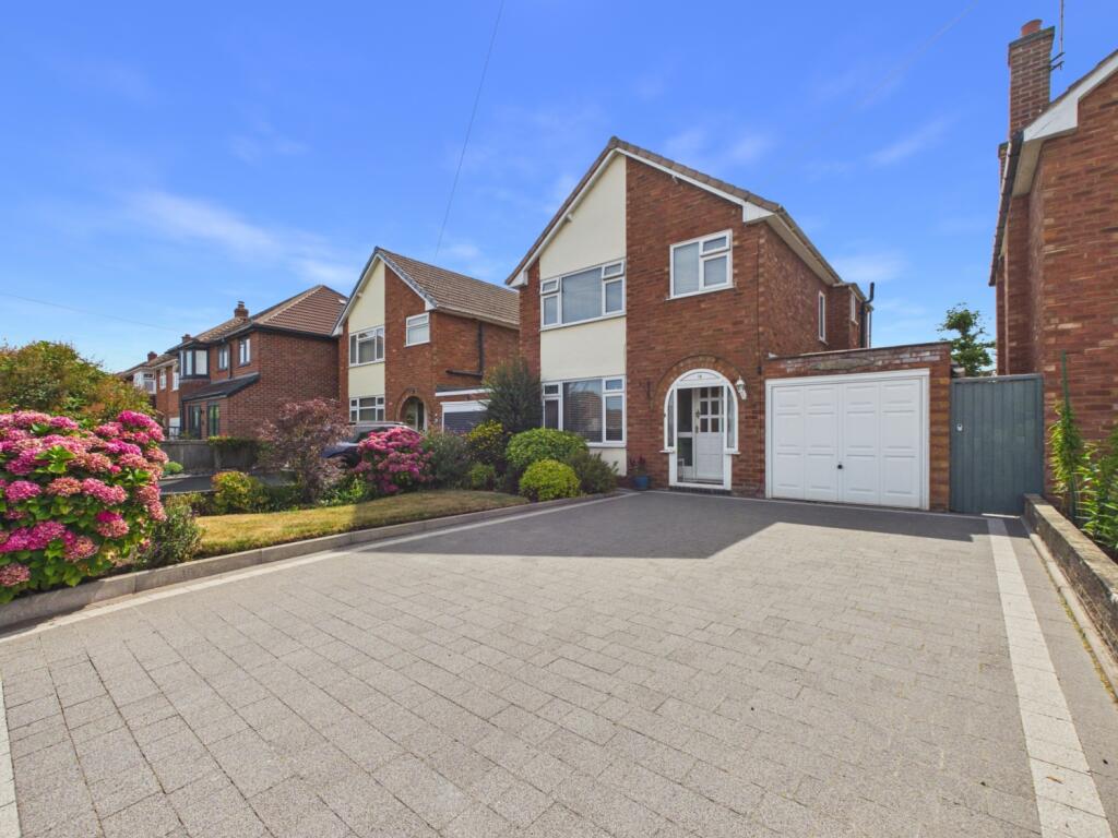Main image of property: 18 Lapworth Way, Newport