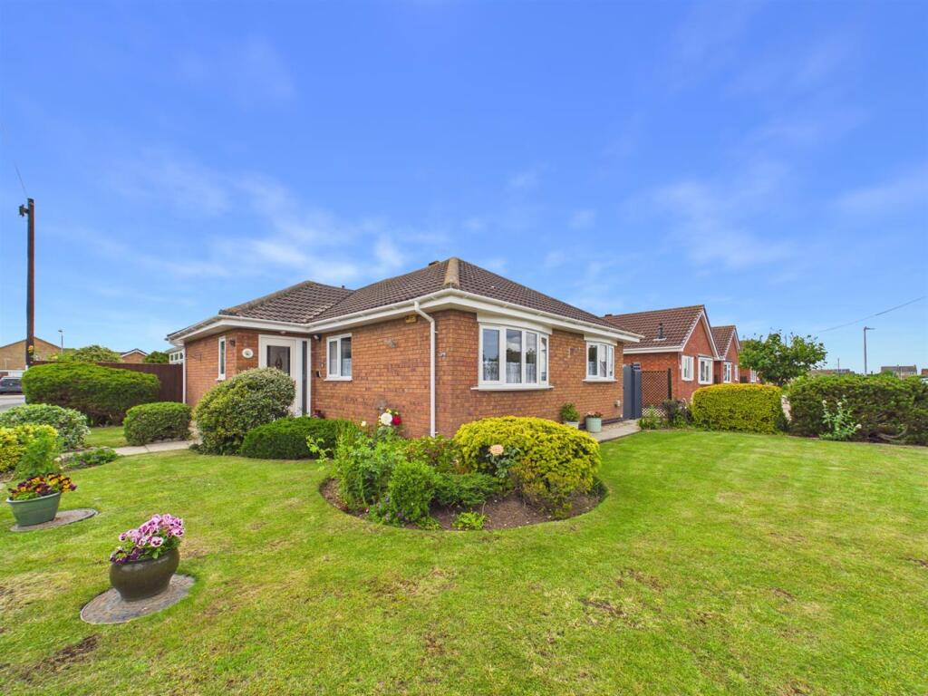 2-bed detached on Marine Avenue West, Sutton-On-Sea, £275,000