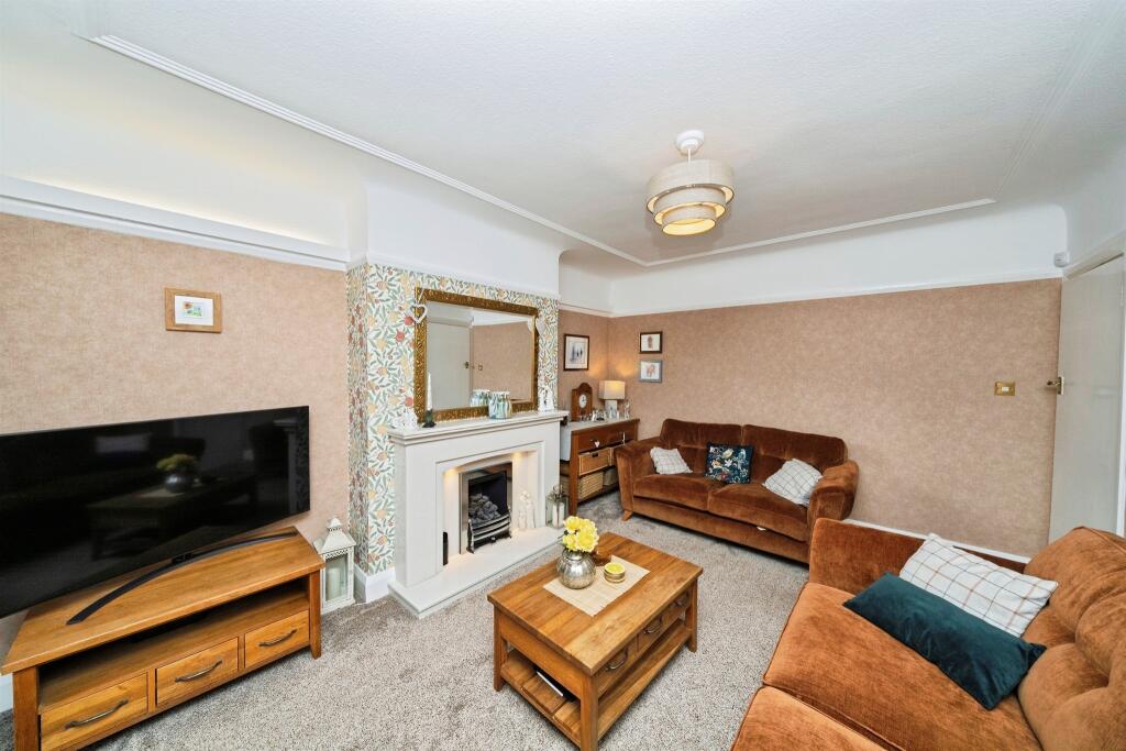 House in Wirral, Liverpool City Region - View 5