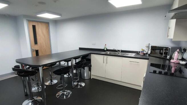 COMMUNAL KITCHEN