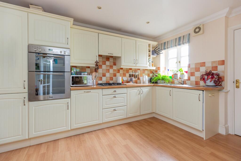 Apartment in Salisbury - More