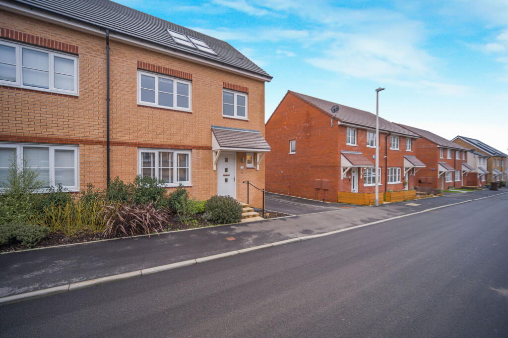 Main image of property: Rhodfa'r Rhyddwen,Hendredenny,Caerphilly,CF83 2WB