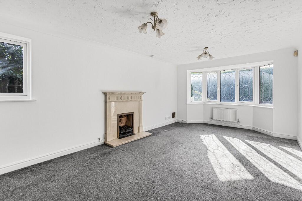 28, Leigh Drive, Cm22   CUL DE SAC LOCATION photo 3