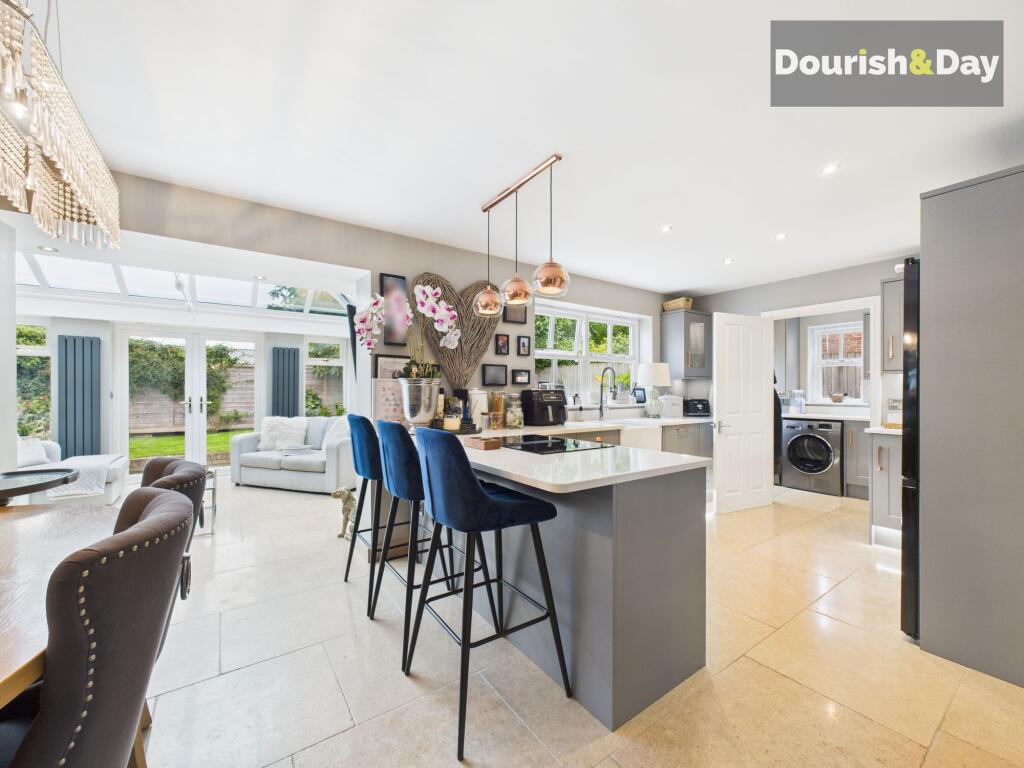Holly Drive, Market Drayton, TF9 photo 3