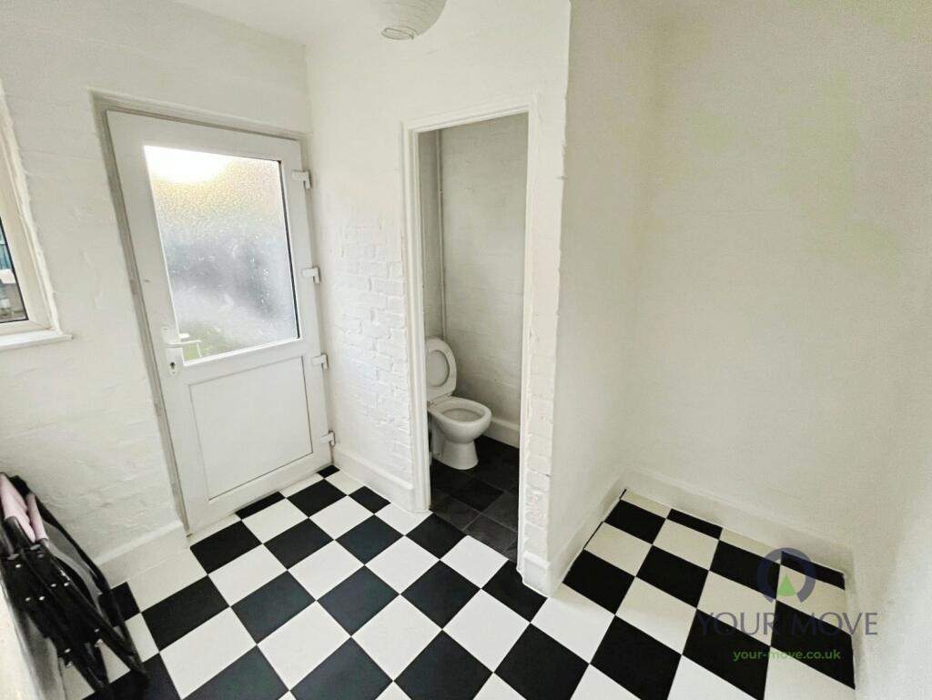 House in Stoke-on-Trent - View 4