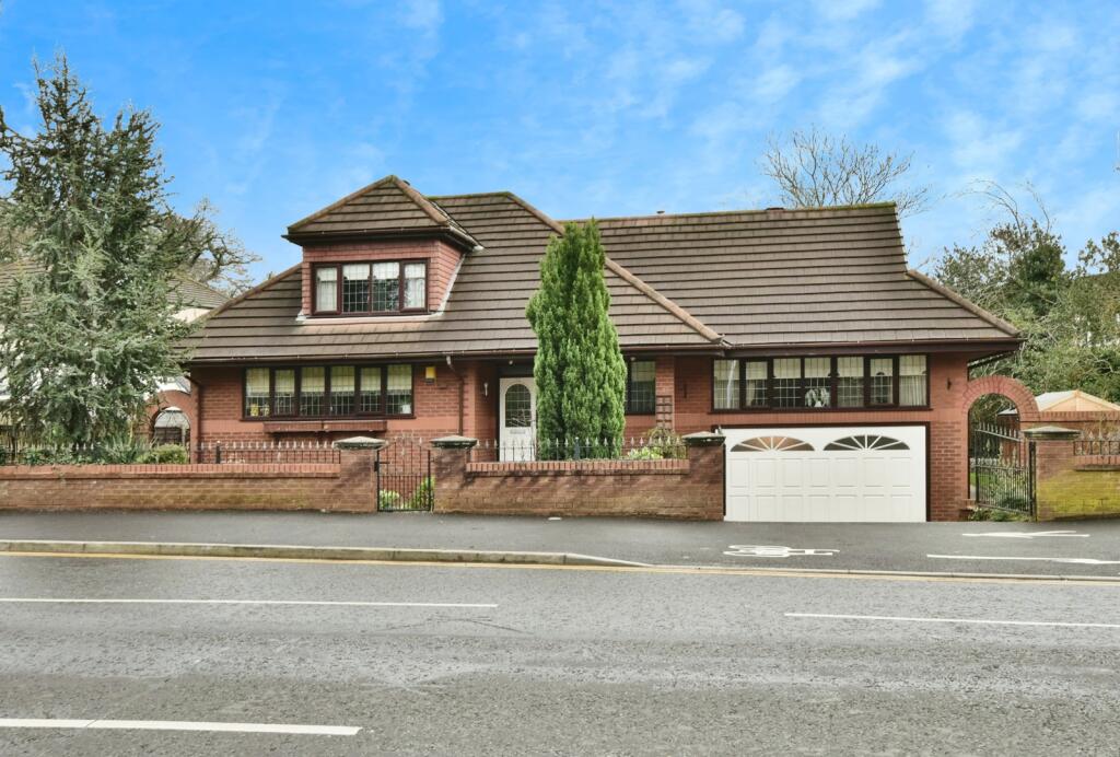 Main image of property: Broadway, Cheadle, Greater Manchester, SK8
