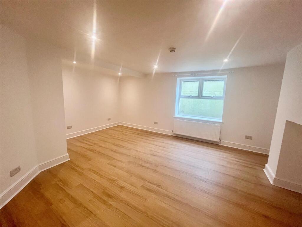 House in Tonbridge - View 3