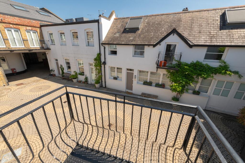 House in London - View 4