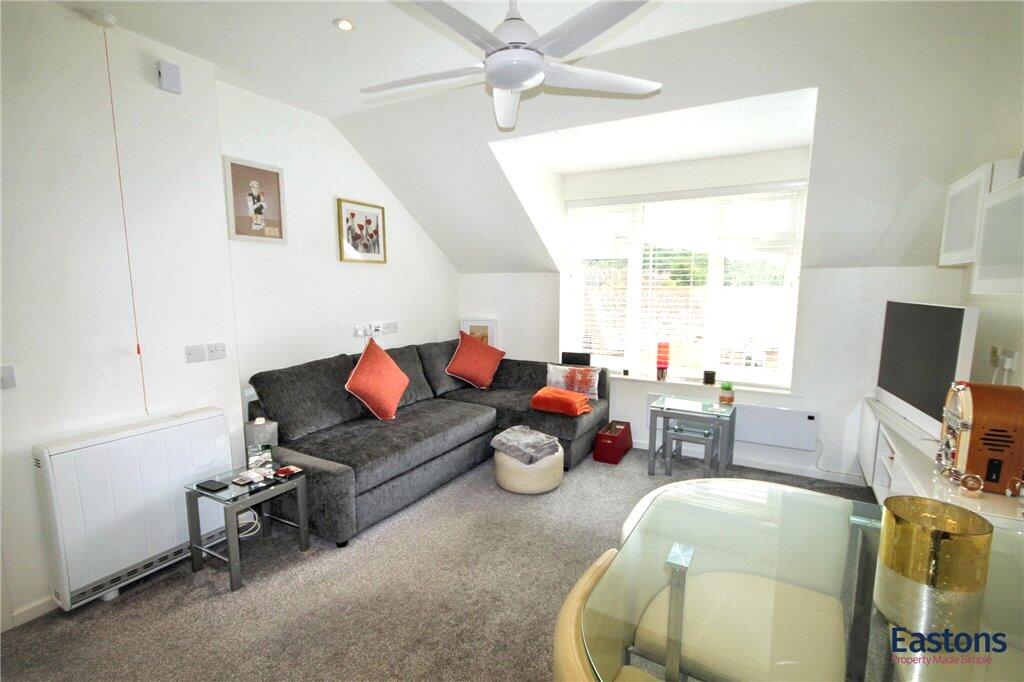 Henbit Close, Tadworth, Surrey, KT20 - View 2