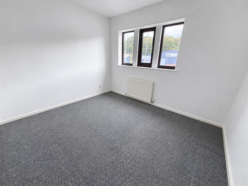 House in Kirklees, West Yorkshire - View 4