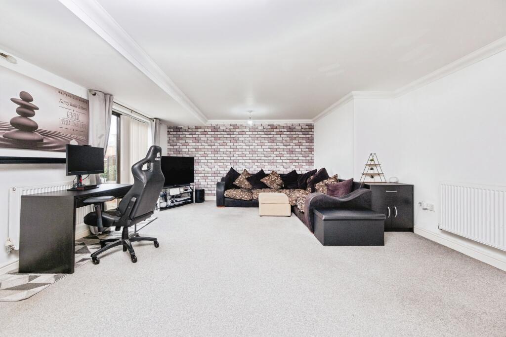 Main image of property: Kelling Way, Broughton, Milton Keynes, MK10