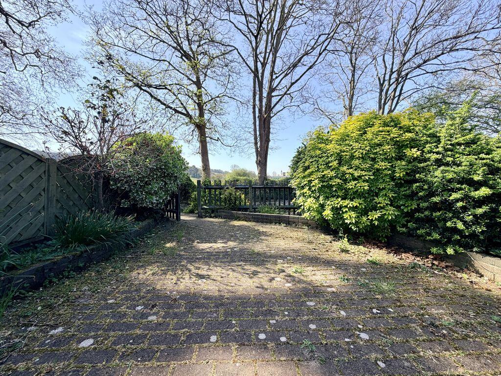 Wooburn Manor Park - No Chain photo 3