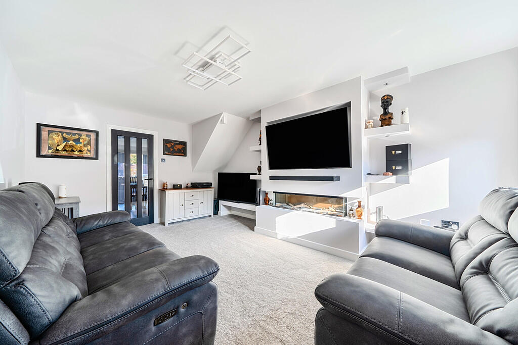 4 Pullman Close, Stourport photo 2