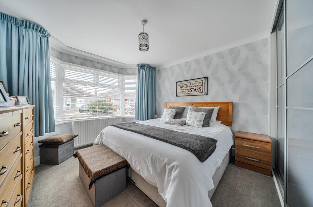 House in Southampton - More