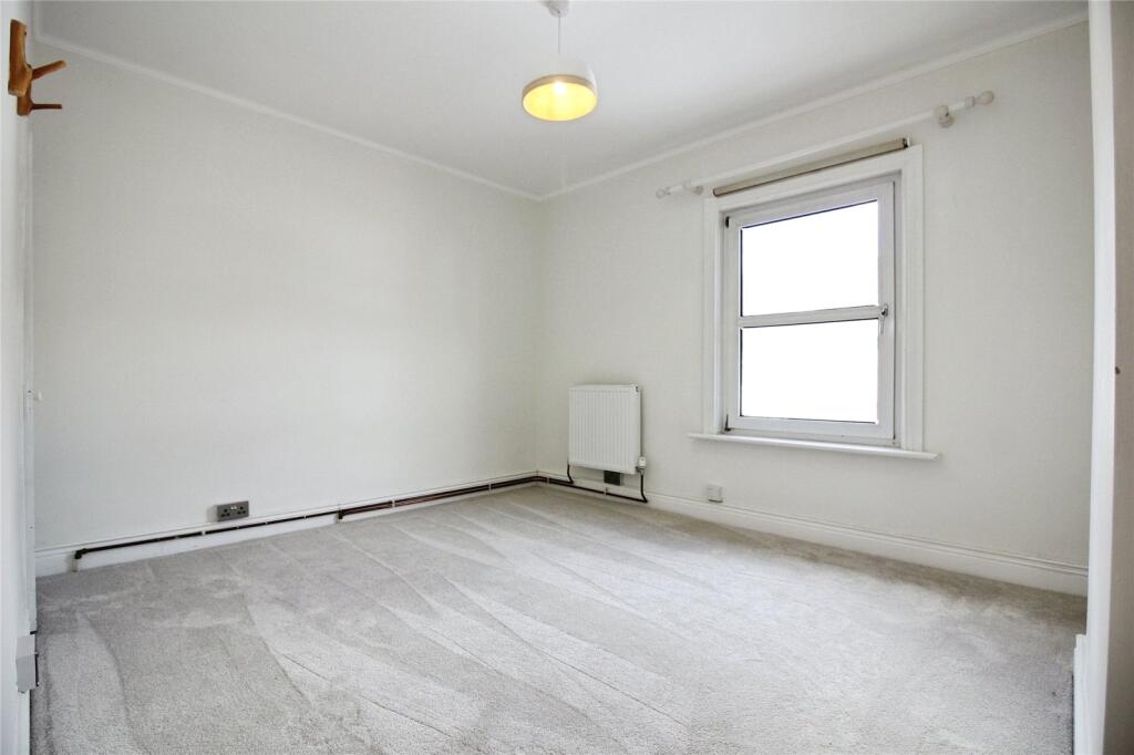 Elgar Road, Reading, RG2 - View 6