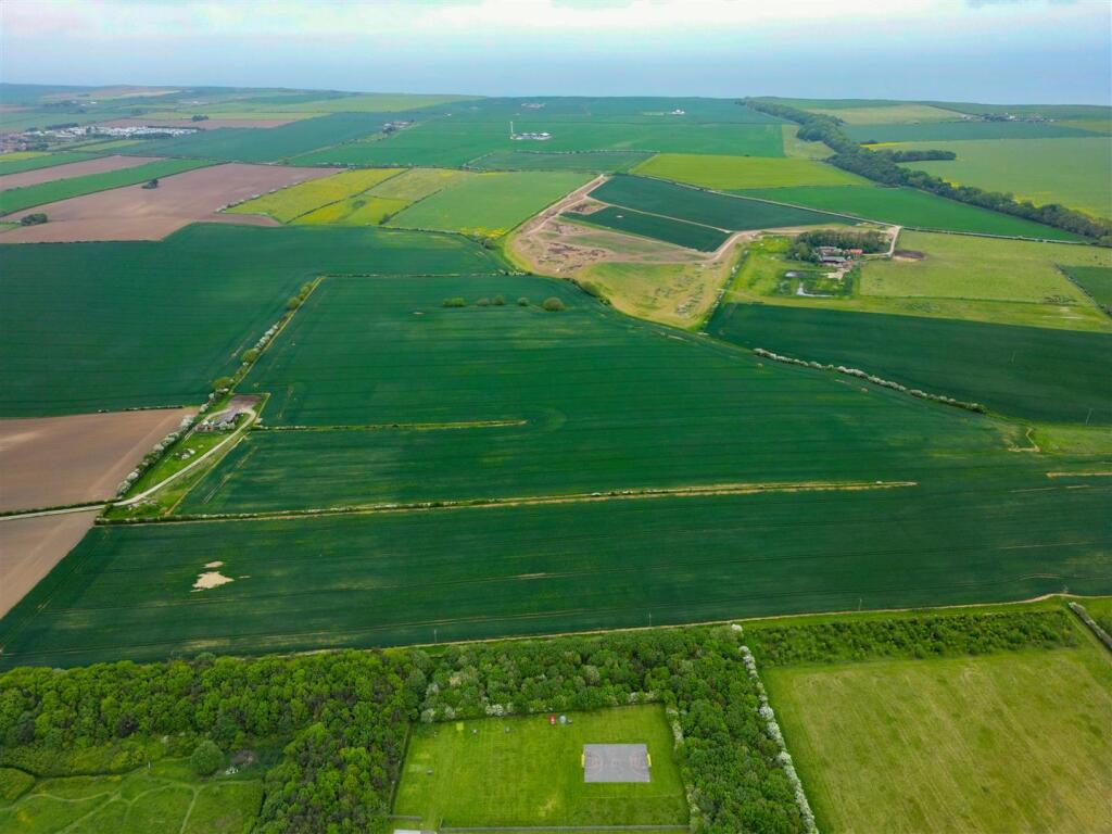 Land off Lynhams Road