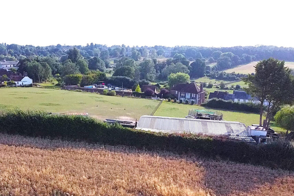 House in Dacorum, Hertfordshire - View 3