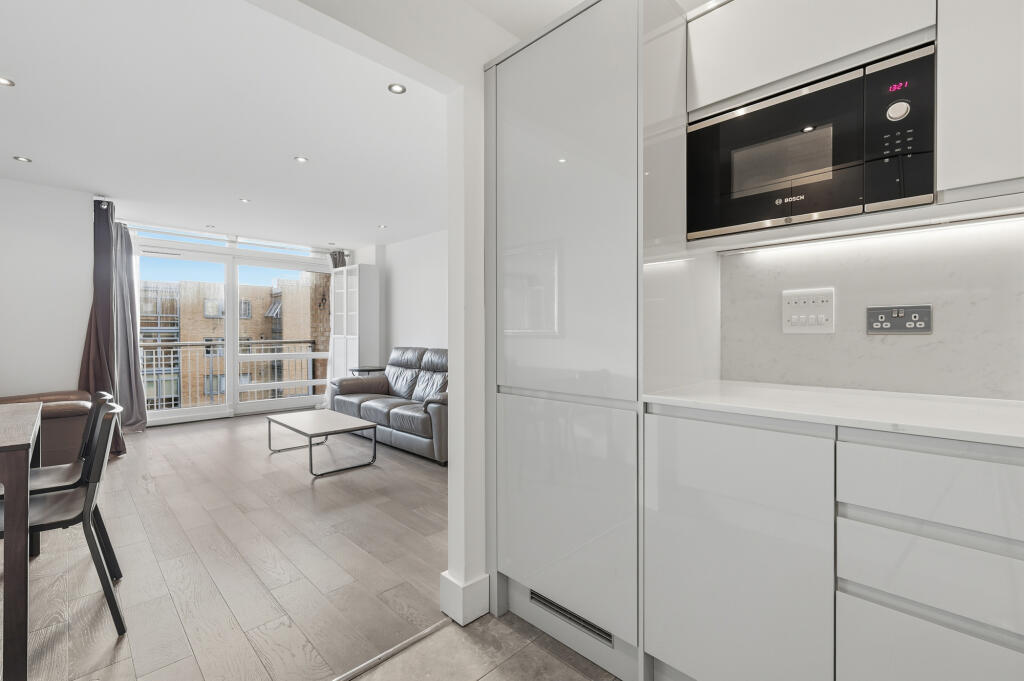 Main image of property: Turner House, Canary Wharf, E14