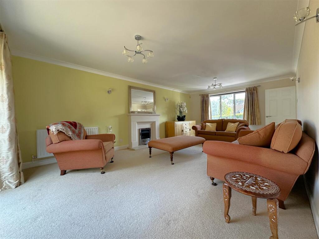 Ivy Road, Chippenham photo 4