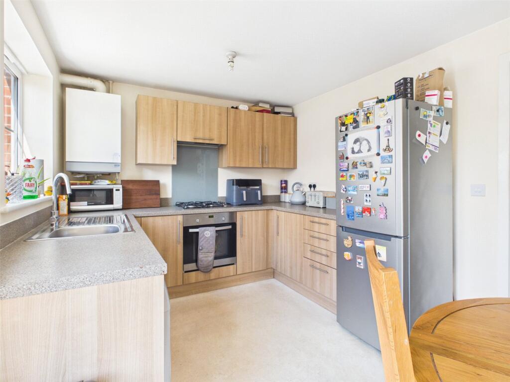 House in Gloucester - View 3