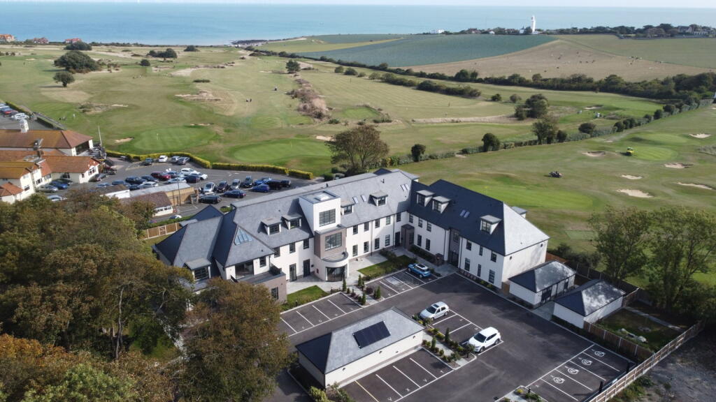 3-bed flat on Broadstairs, Kent, CT10 3EF, £600,000