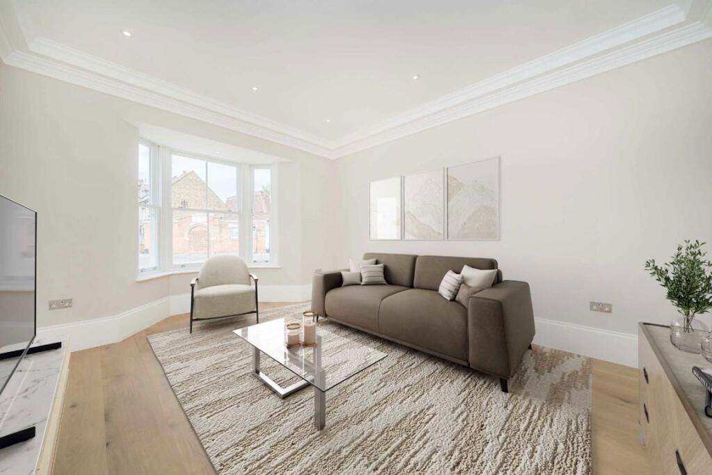 House in Elmbridge, Molesey - View 4