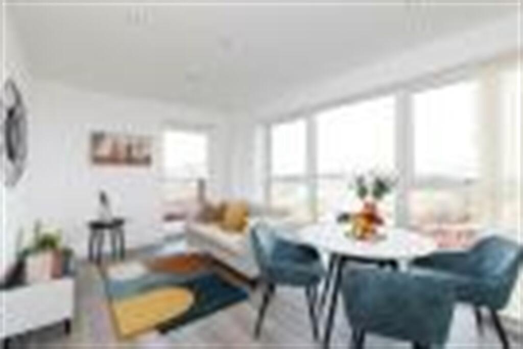 Main image of property: Thames Road London E16 2zg, 20 Thames, E16