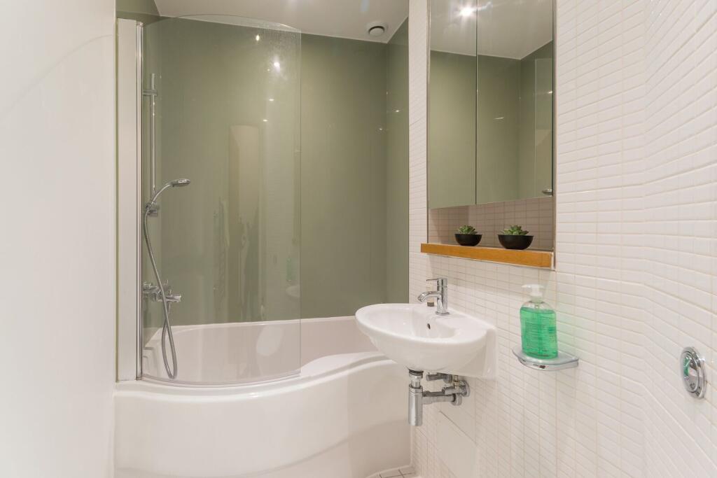 Apartment in London - View 5