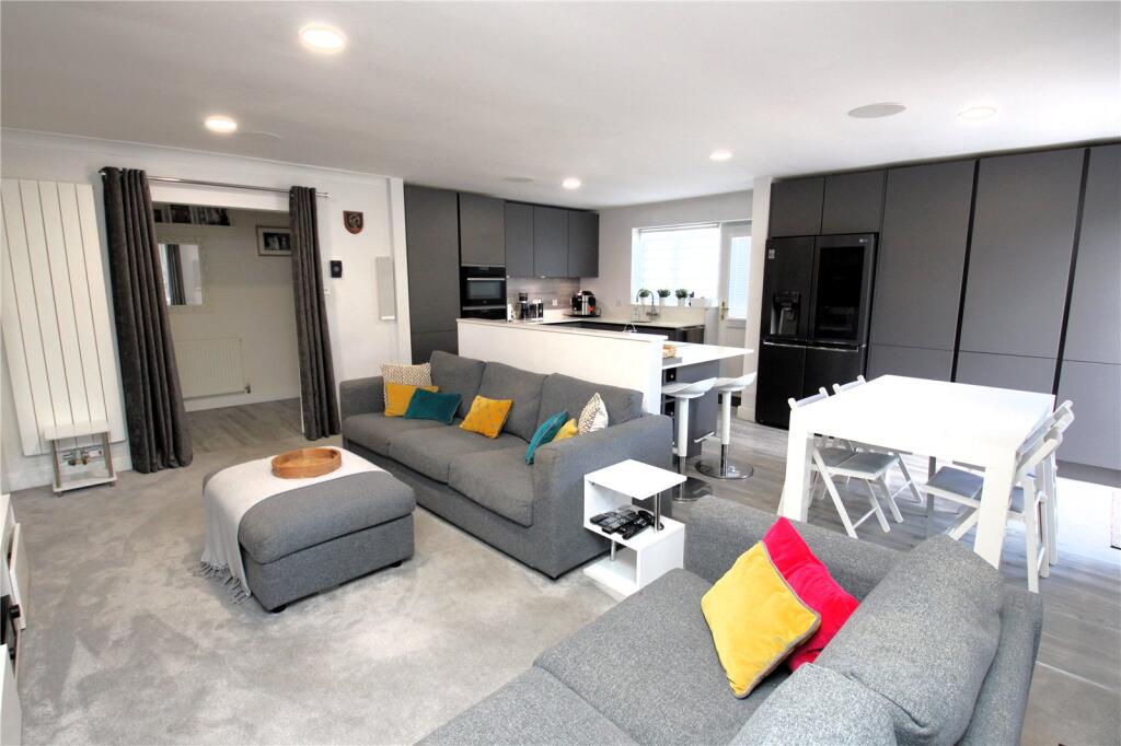 Main image of property: Dalewood Road, Fareham, Hampshire, PO15