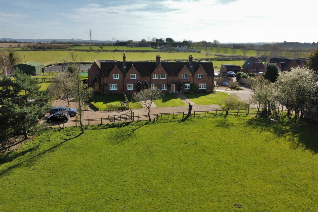Peakes End, Steppingley photo 4