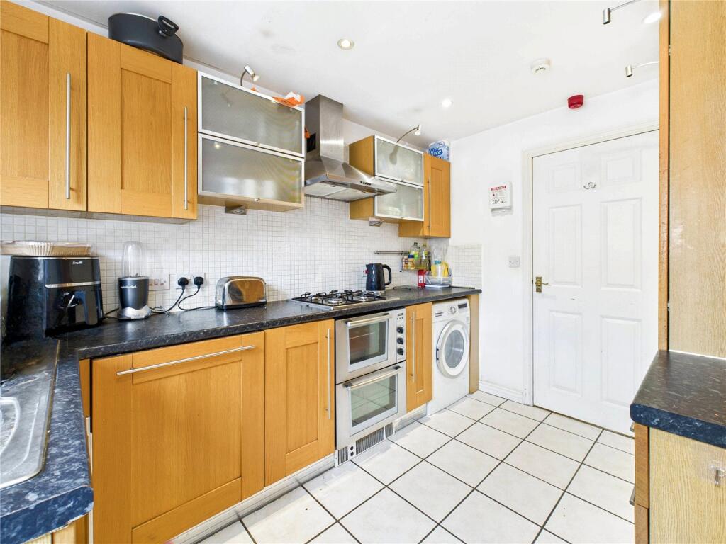 Bardsley Close, Colchester, CO4 photo 2