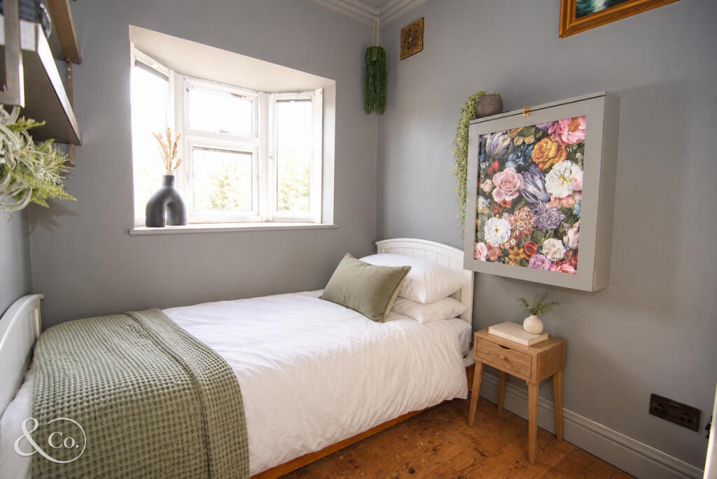 Ditton Hill Road: property photograph 16