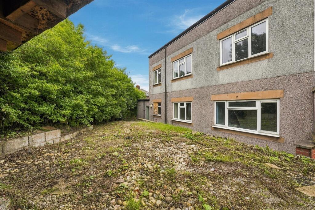 Briarwood Avenue, Macclesfield photo 4