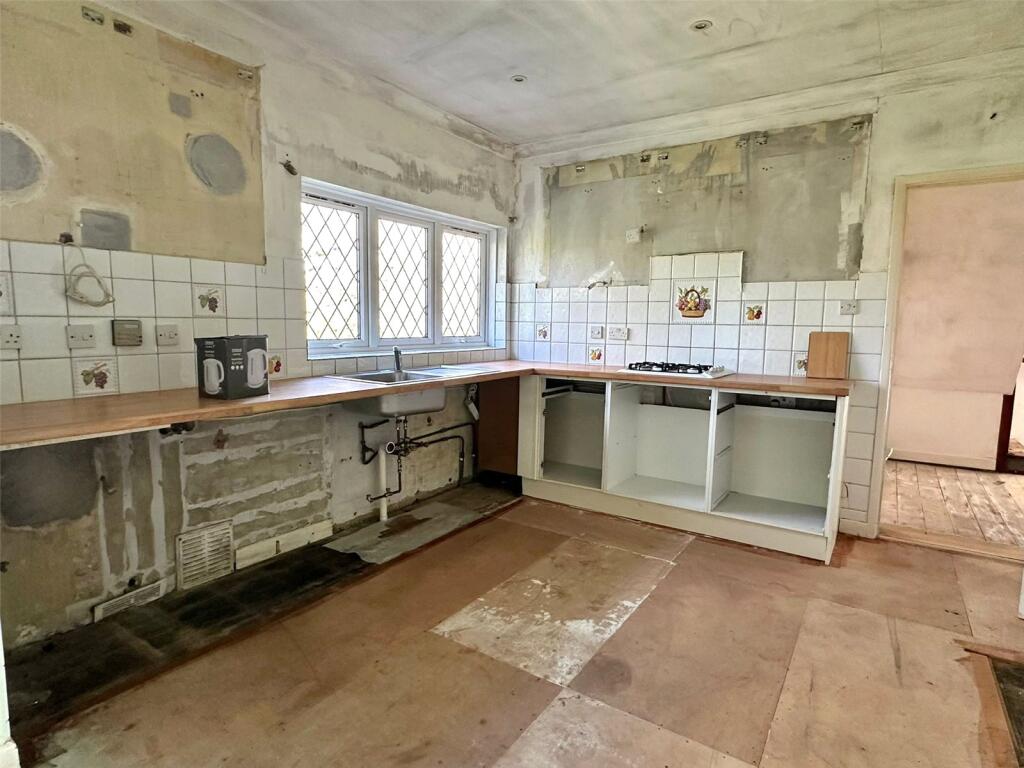 House in Southampton - More