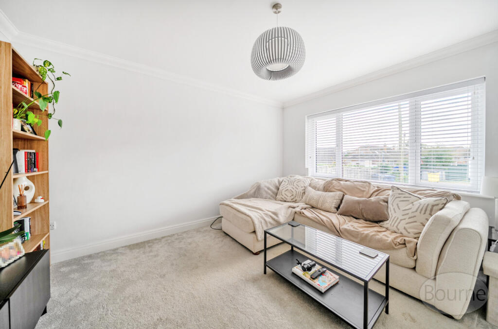 House in Farnham, Heath End - View 2