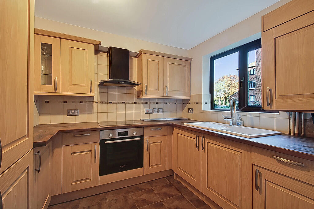37 Hawarden Hill, Dollis Hill, London, NW2 7BR photo 4