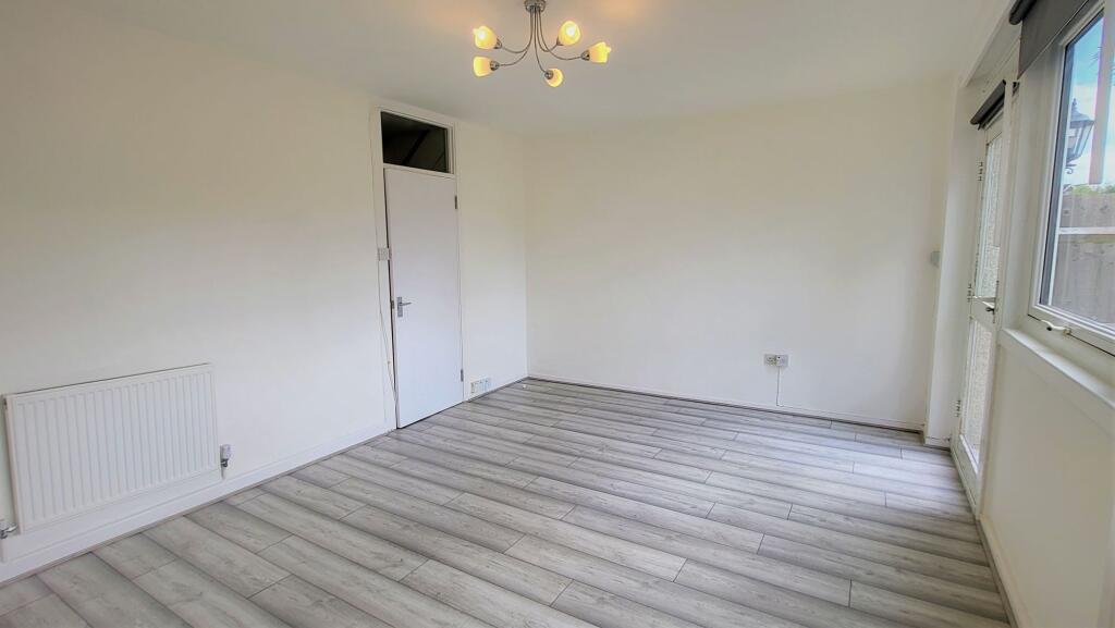 Apartment in Mitcham, Merton - View 4