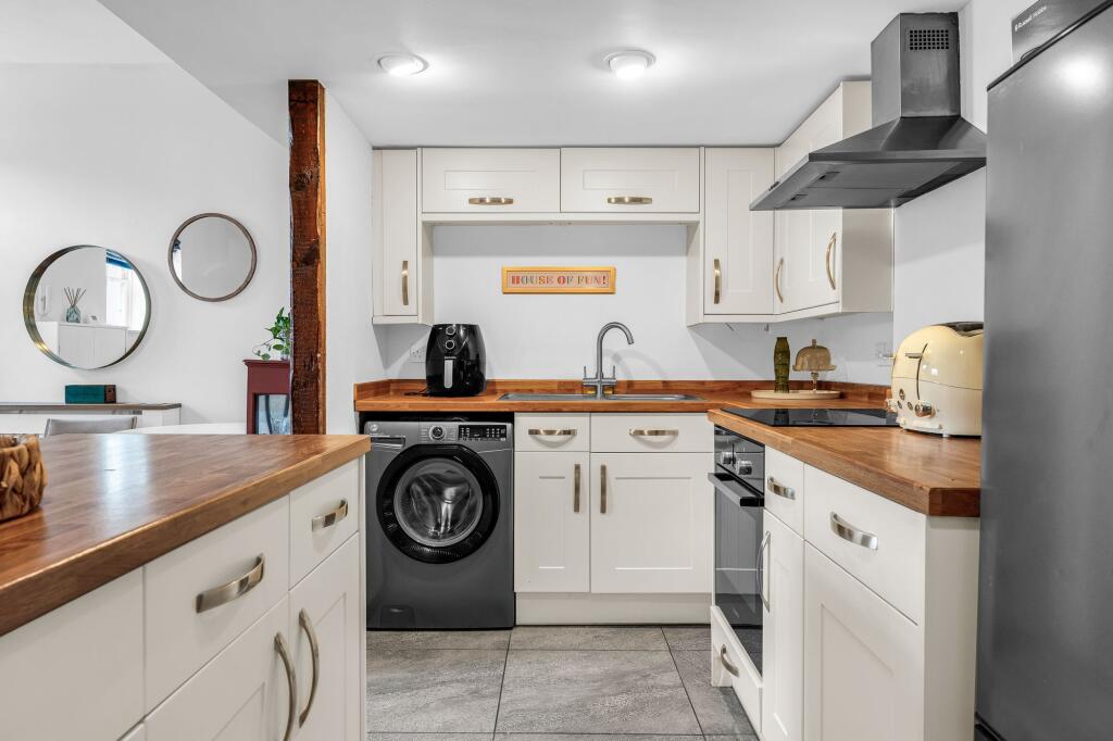 House in Ware, Kings Hill - View 4